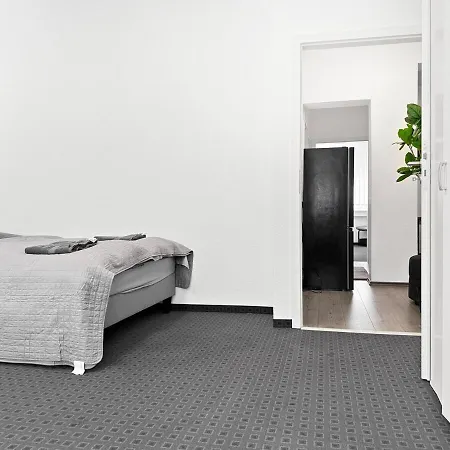 Zentrales Stgt 3sz 12 Pers *