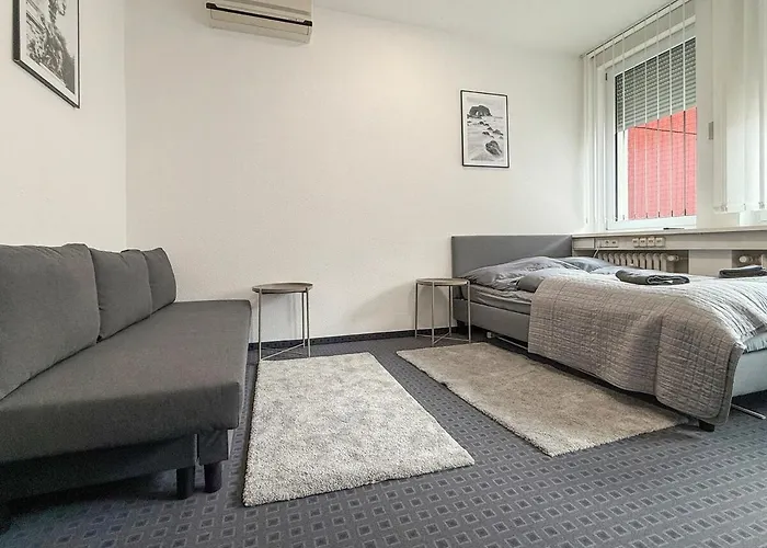 Zentrales Stgt 3sz 12 Pers Appartement